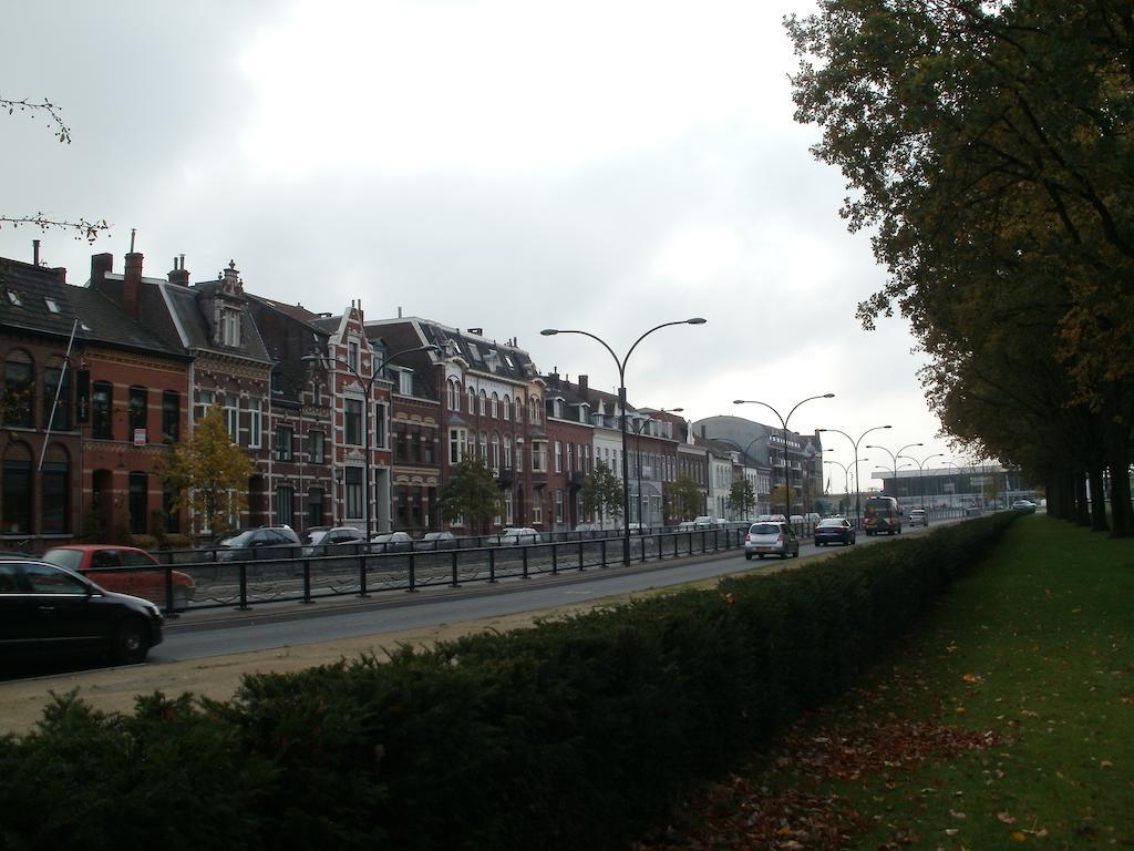 Op De Burg Bed & Breakfast Venlo Exterior photo